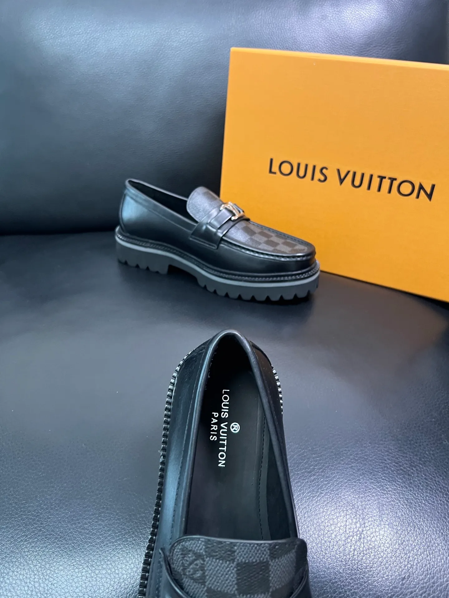 Men's shoes 💰780 Lv top purchasing Louis Vuitton leather shoes counter synchronization, uppers imported from Italy, imported water-dyed cowhide lining, soles: original soles specially provided by the original factory, original factory follow-up goods, high quality, welcome to compare, code number 38-44 (customized 45) 85842